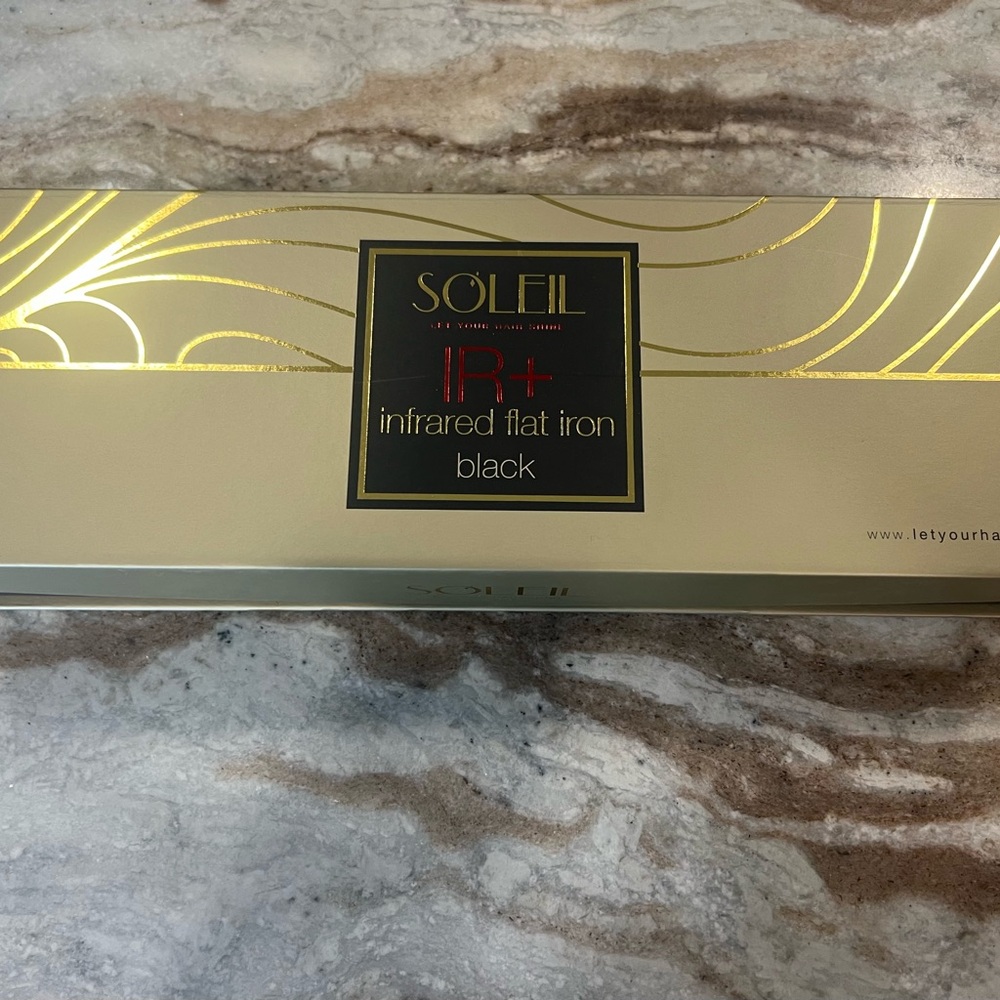SOLEIL IR+ Infrared Flat Iron - Black